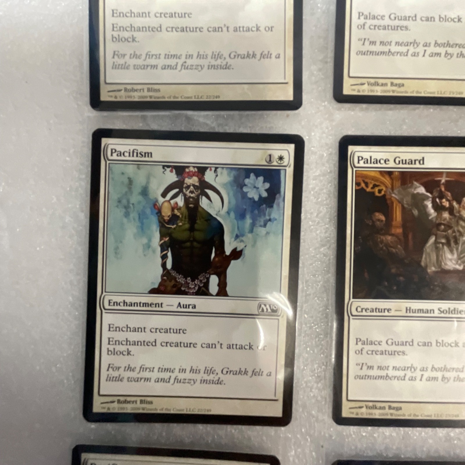 Magic the Gathering Lot of 20 White Mixed M10 M13 Pacifism - Image 4