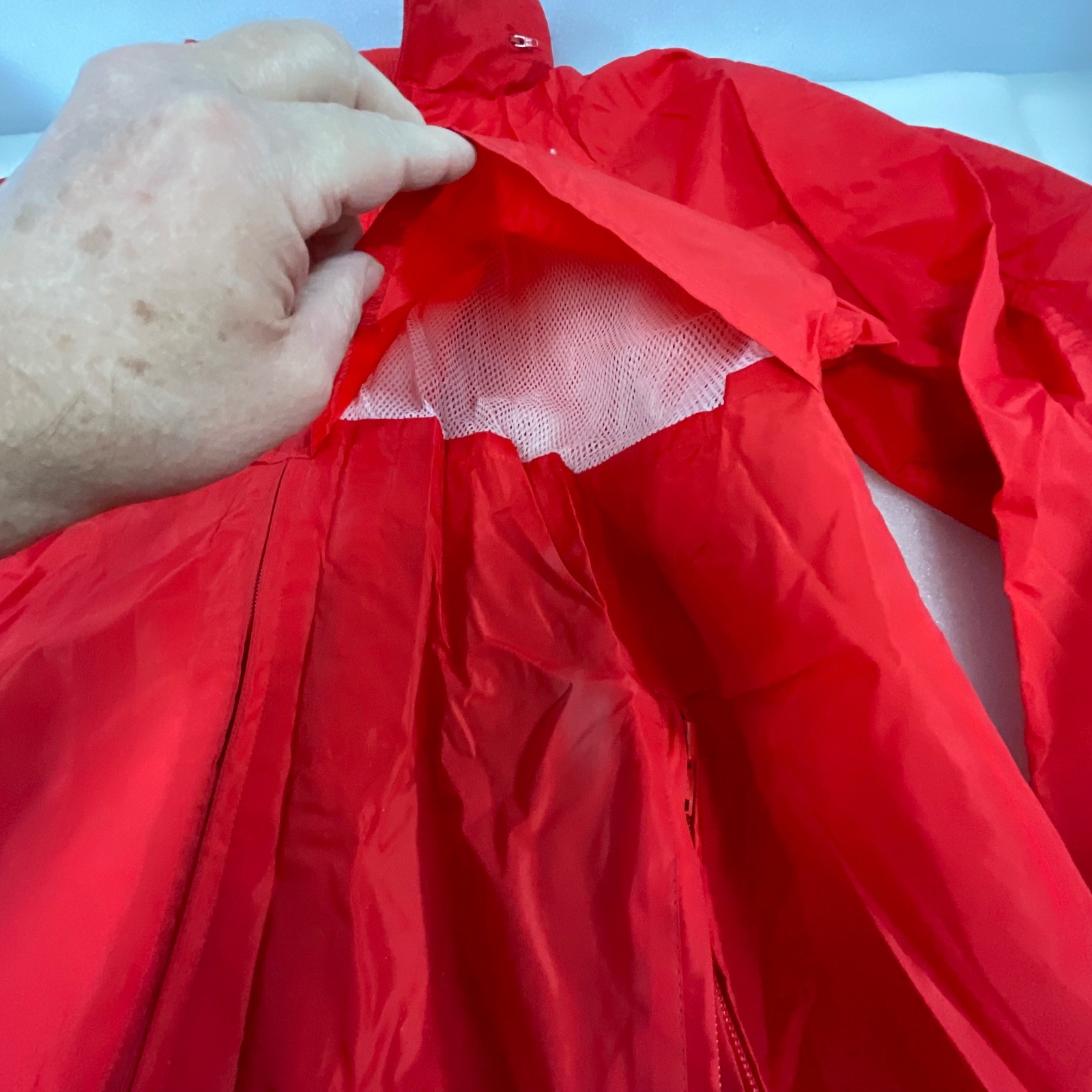 Eddie Bauer Red Nylon Windbreaker Jacket L Packable Ventilated Pockets Zip Hood - Image 6