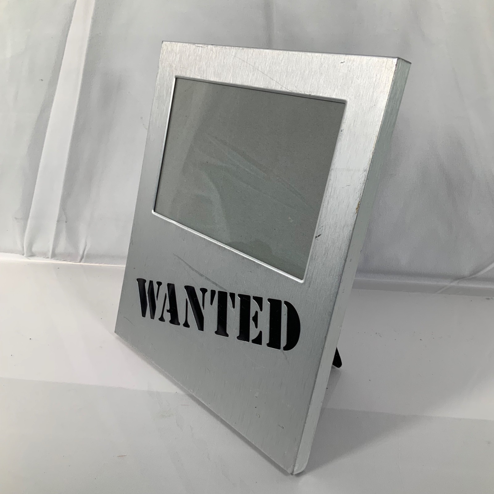 Burnes of Boston WANTED Silver Tone 4 x 6 Tabletop Picture Frame 1999 - Image 2