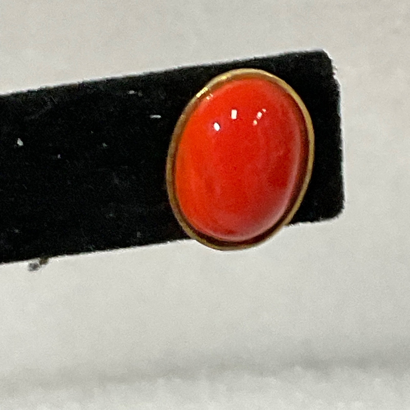 Vintage Gold Tone Oval Red Cabochon Post Earrings 3.66g Bold Retro Jewelry - Image 7