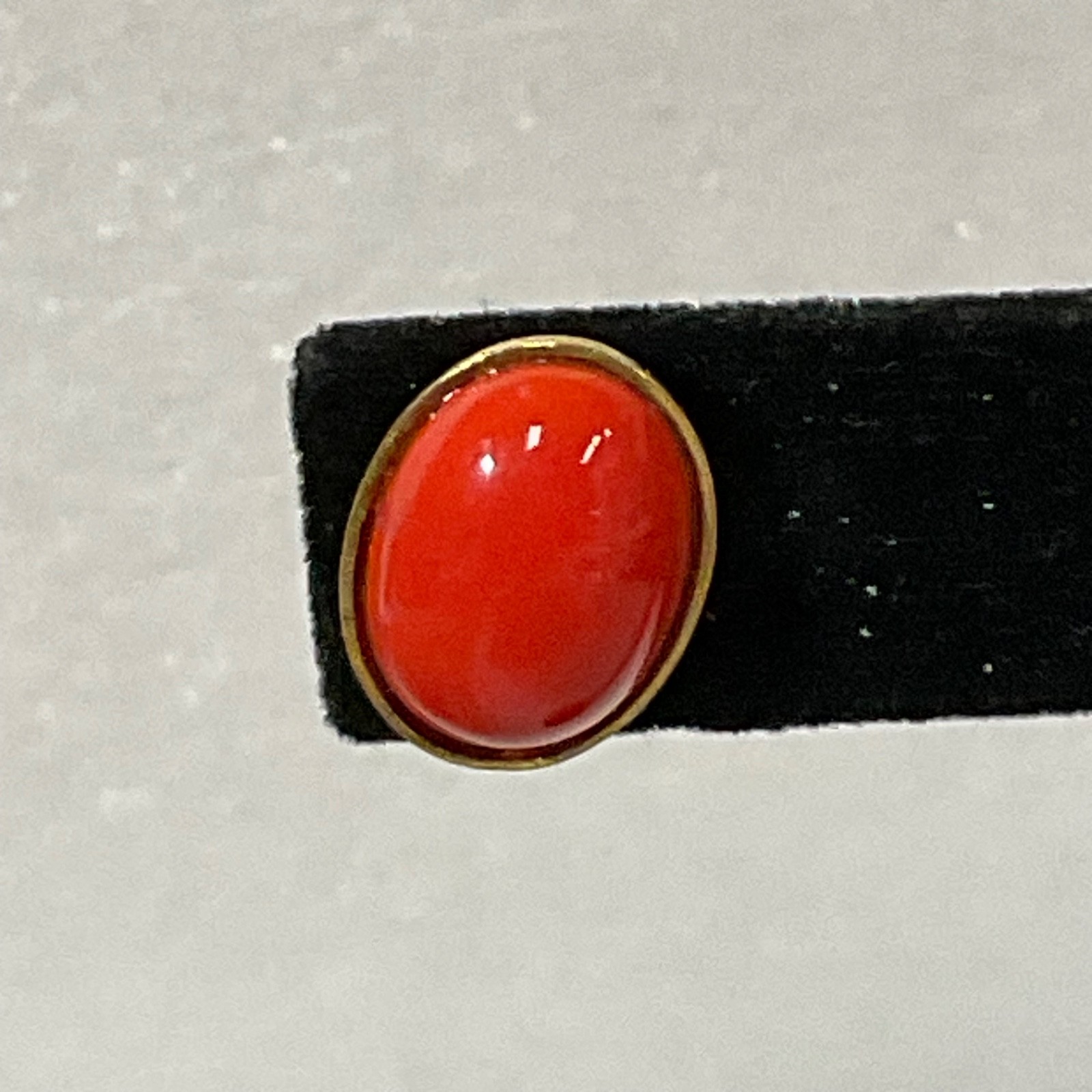 Vintage Gold Tone Oval Red Cabochon Post Earrings 3.66g Bold Retro Jewelry - Image 6