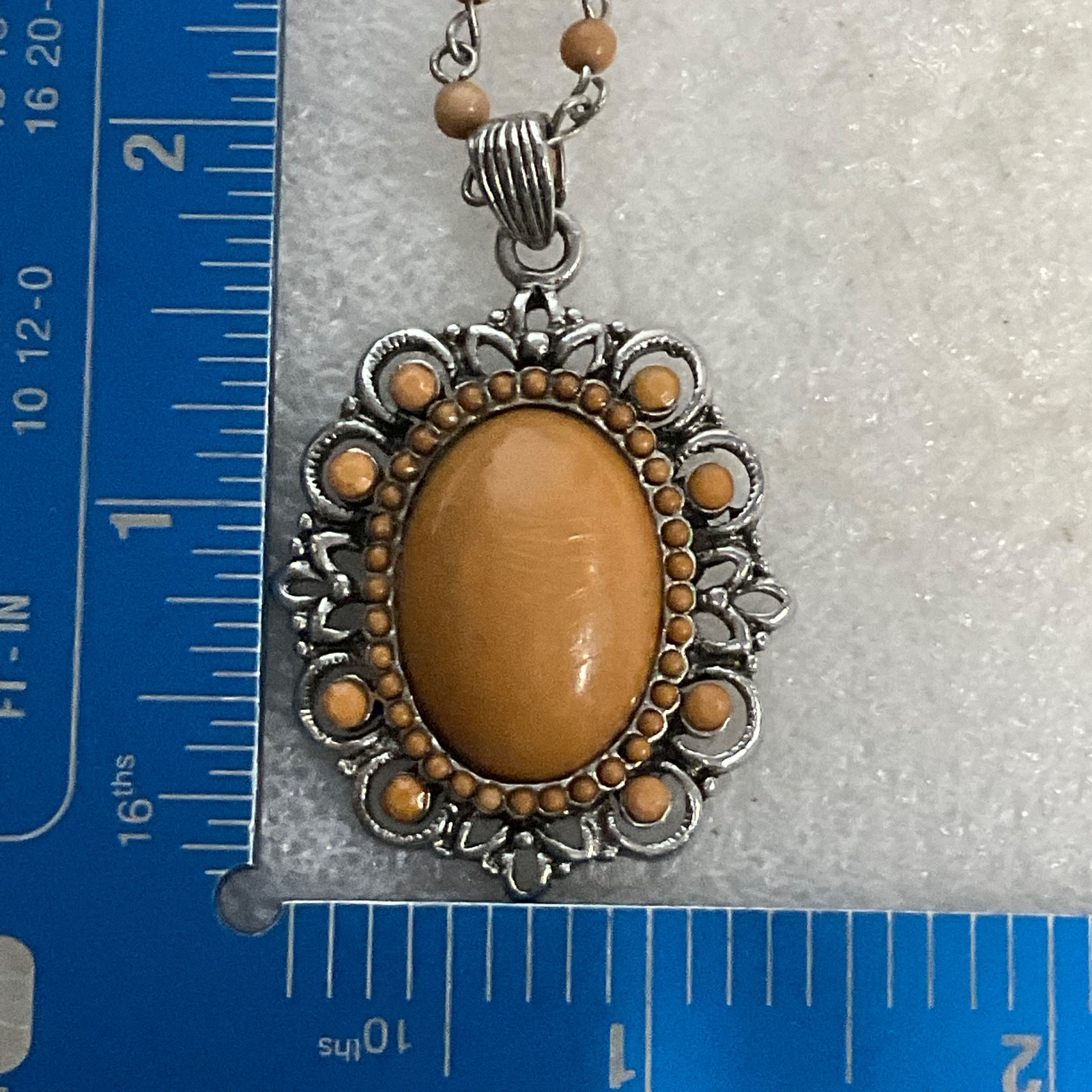 18in Tan Beaded Pendant Necklace Silver Tone Filigree Setting Vintage Style - Image 9
