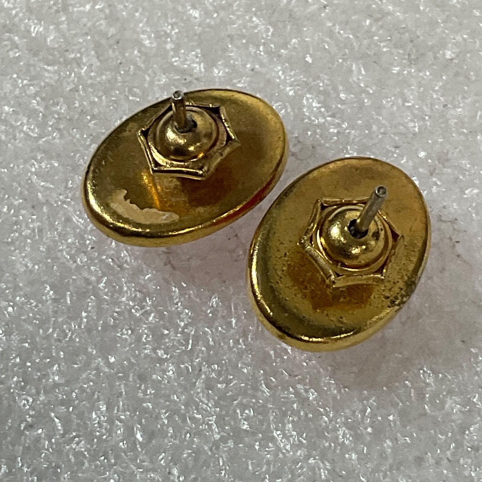 Vintage Gold Tone Oval Red Cabochon Post Earrings 3.66g Bold Retro Jewelry - Image 10