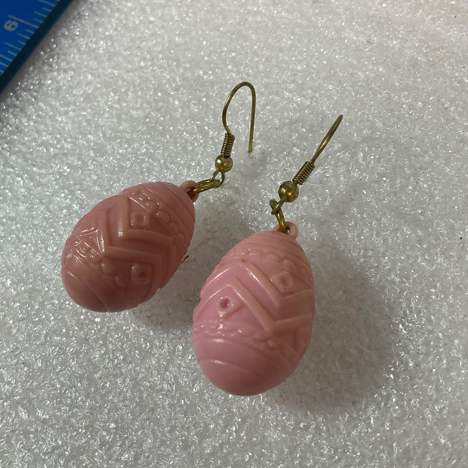 Vintage Pink Egg Shape Dangle Earrings 2in 8.33g Lightweight Boho Costume Jewelr - Image 9