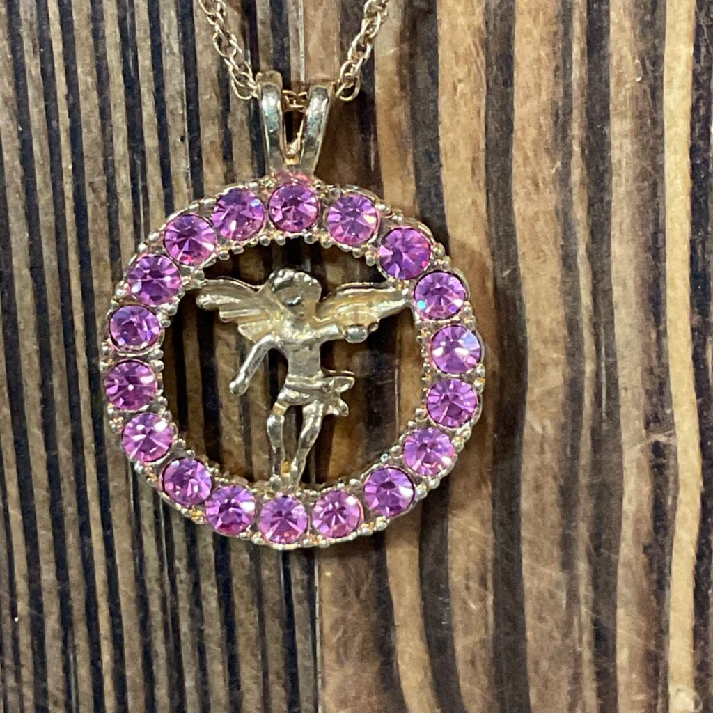 Vintage Gold Tone Angel Pendant Necklace Pink Rhinestone Circle 18in Chain 6.91g - Image 1