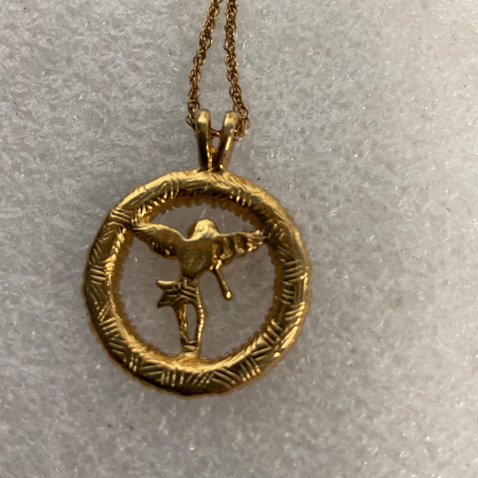 Vintage Gold Tone Angel Pendant Necklace Pink Rhinestone Circle 18in Chain 6.91g - Image 9