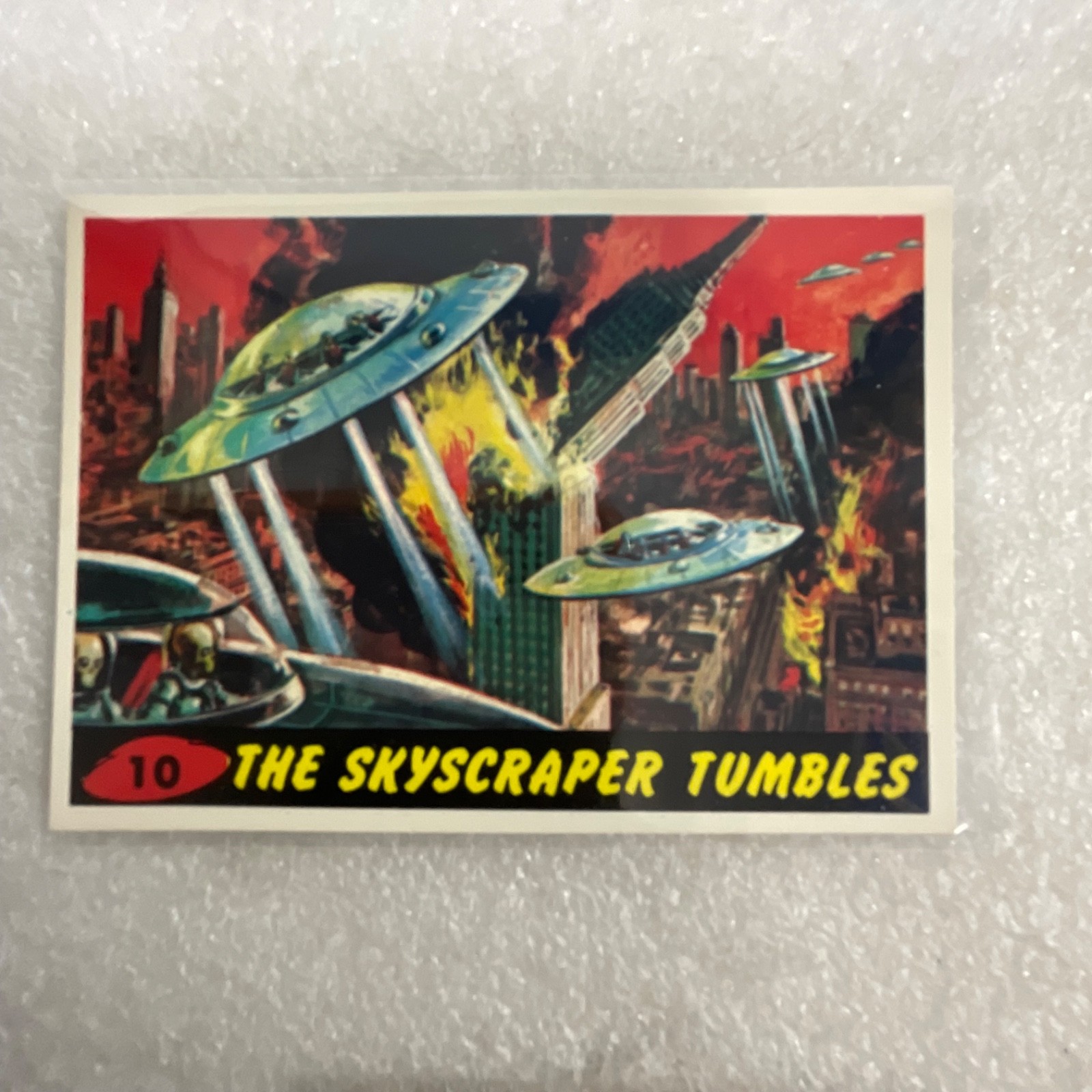 1994 Topps Mars Attacks Archives Trading Cards Lot of 13 - Image 8