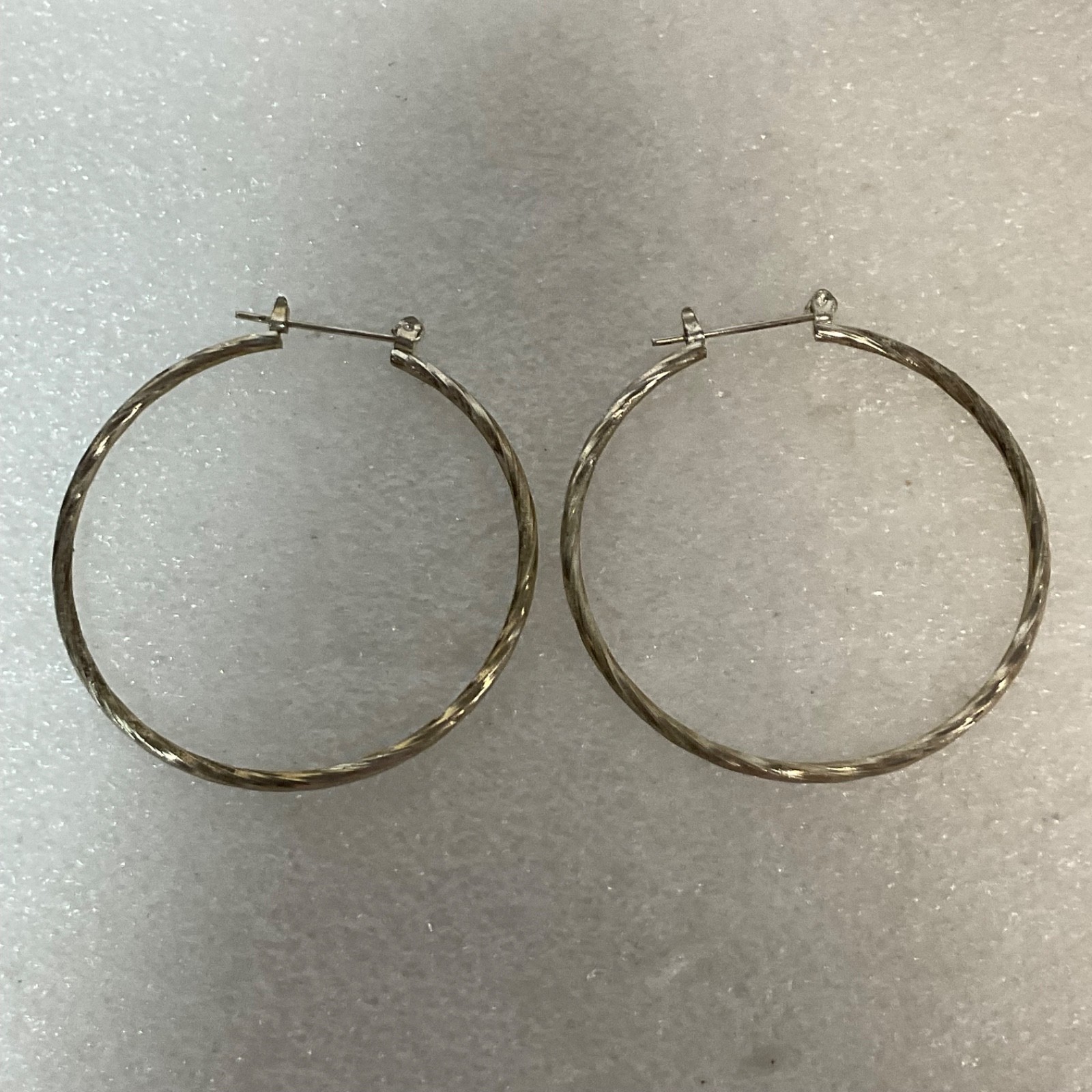 Vintage Silver Tone Hoop Earrings 2in 7.08g Lightweight Textured Fashion Jewelry - Image 9