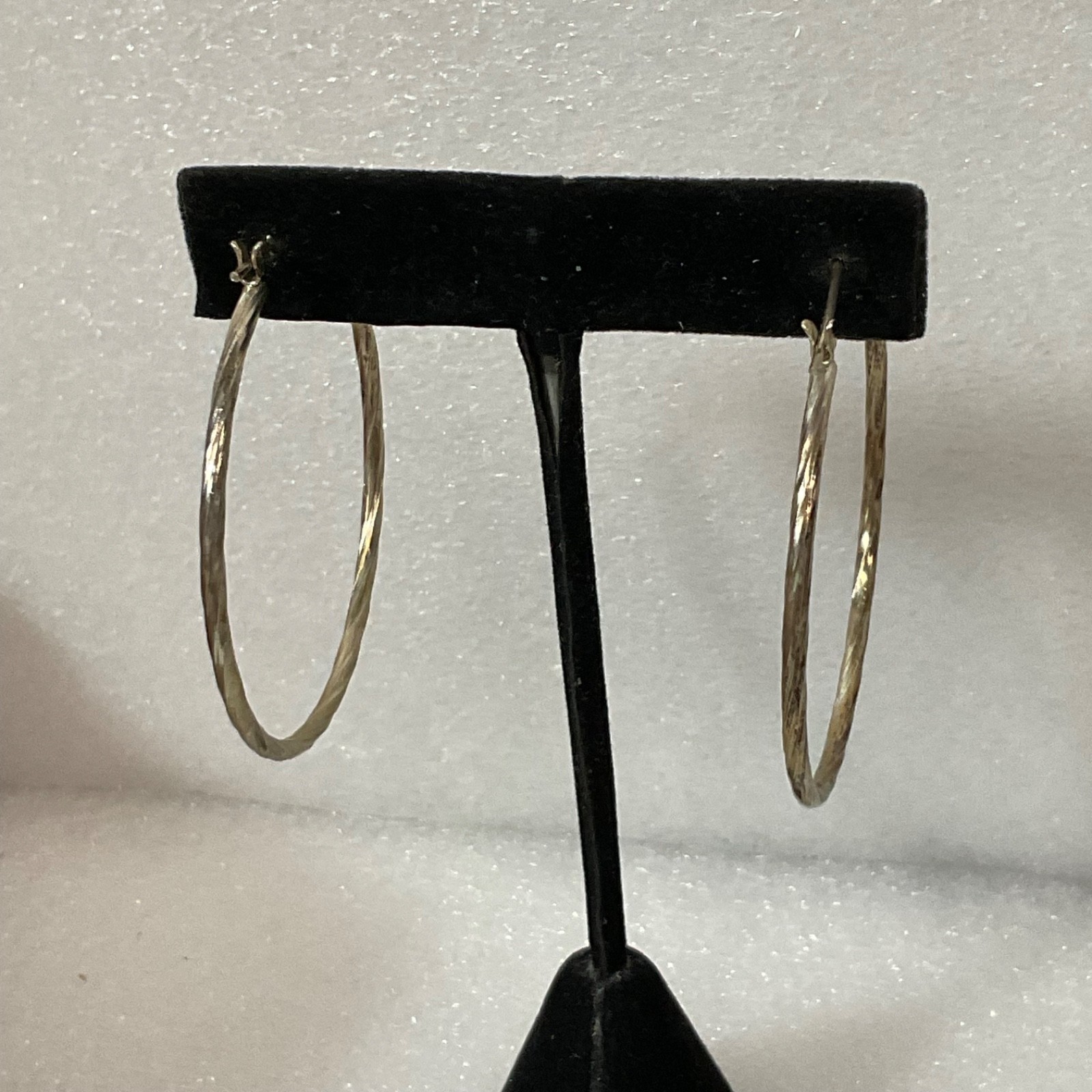 Vintage Silver Tone Hoop Earrings 2in 7.08g Lightweight Textured Fashion Jewelry - Image 6