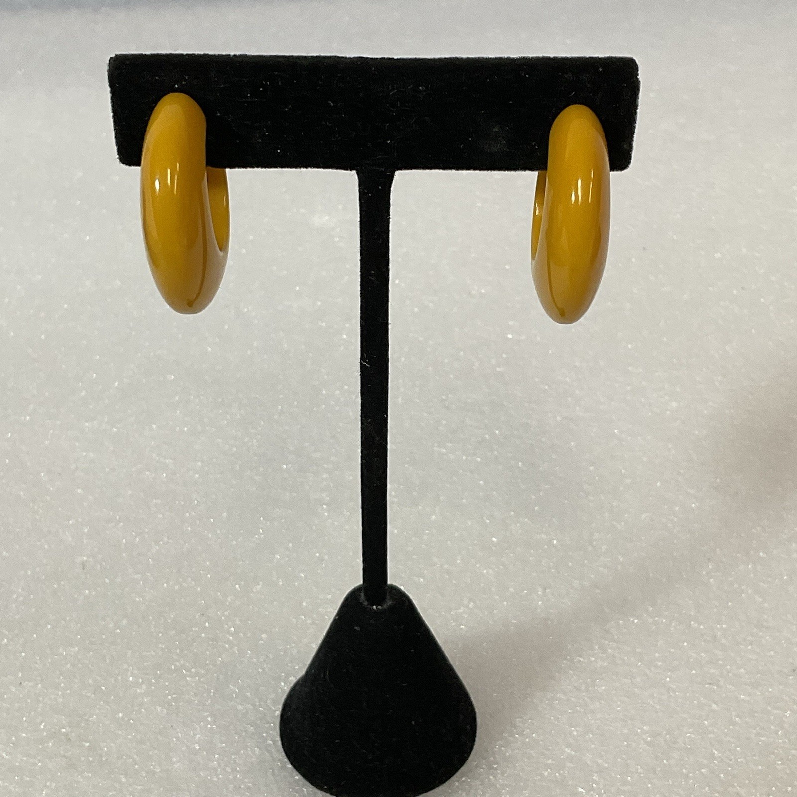 Vintage Yellow Bakelite Hoop Earrings Clip-On 1.25" Chunky Retro Style - Image 6