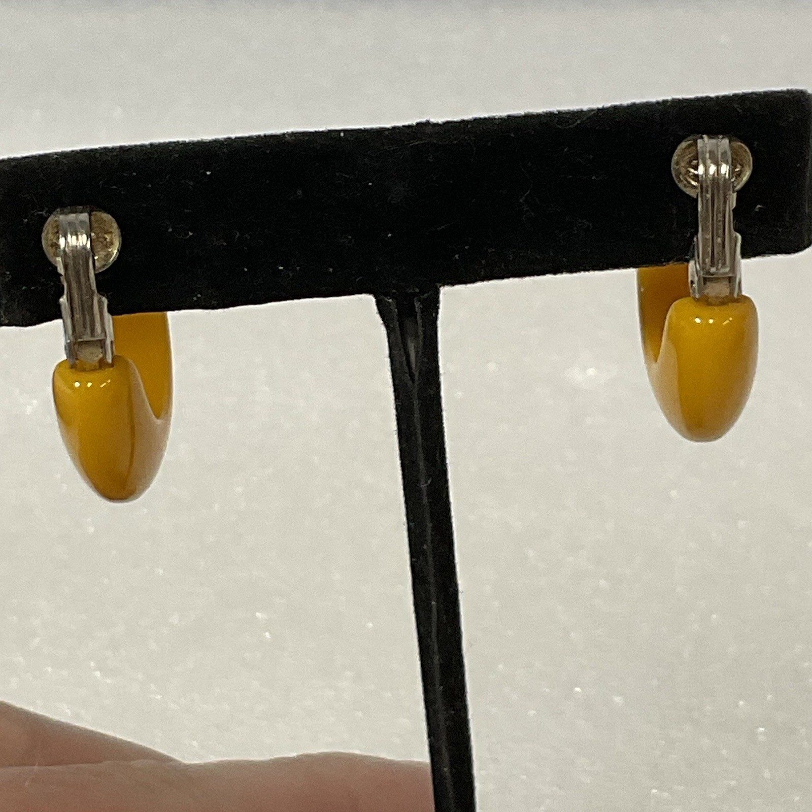 Vintage Yellow Bakelite Hoop Earrings Clip-On 1.25" Chunky Retro Style - Image 10