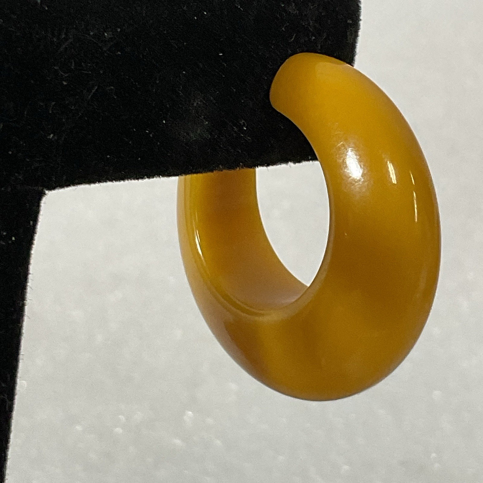 Vintage Yellow Bakelite Hoop Earrings Clip-On 1.25" Chunky Retro Style - Image 12