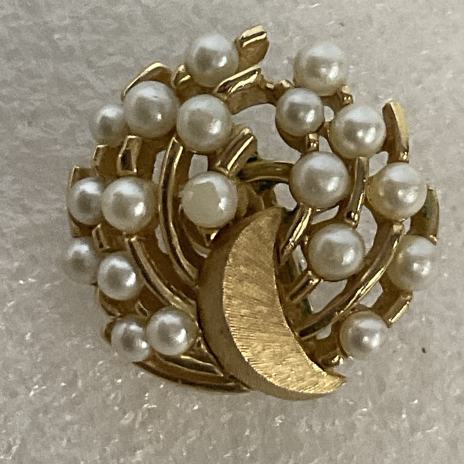 Vintage Trifari Moon Clip-On Earrings Faux Pearl Gold Tone Statement Jewelry - Image 4