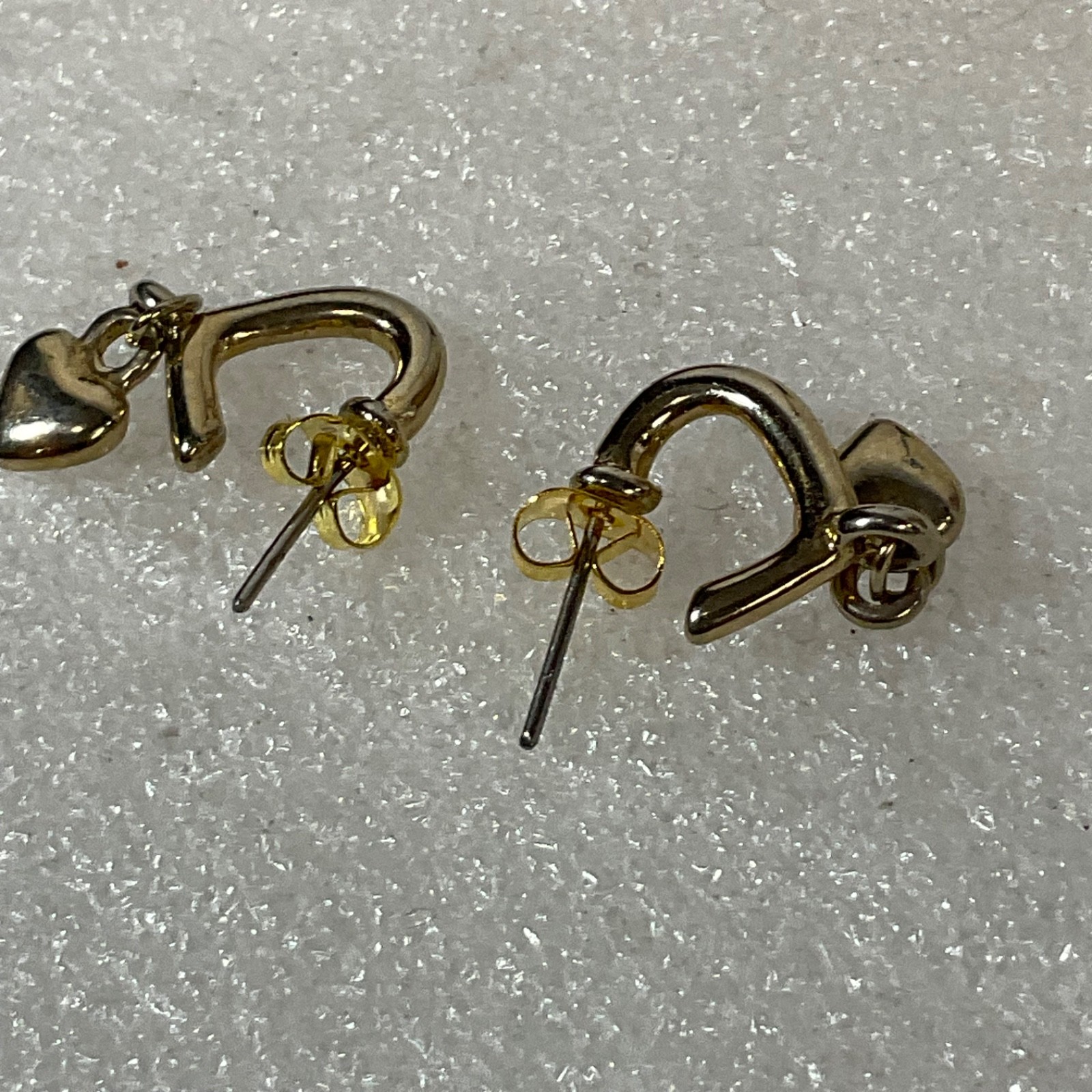 Vintage Gold Tone Heart Dangle Earrings 1in Drop Lightweight 3.09g - Image 9