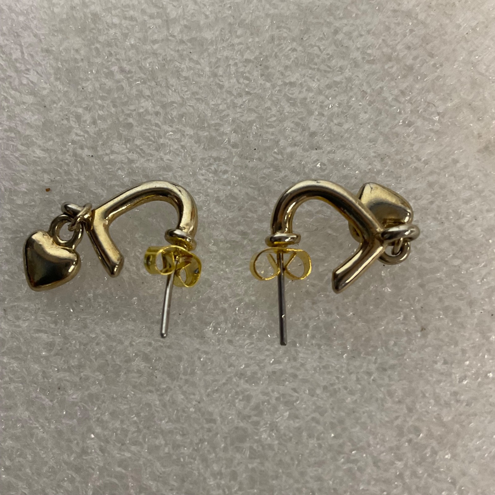Vintage Gold Tone Heart Dangle Earrings 1in Drop Lightweight 3.09g - Image 8