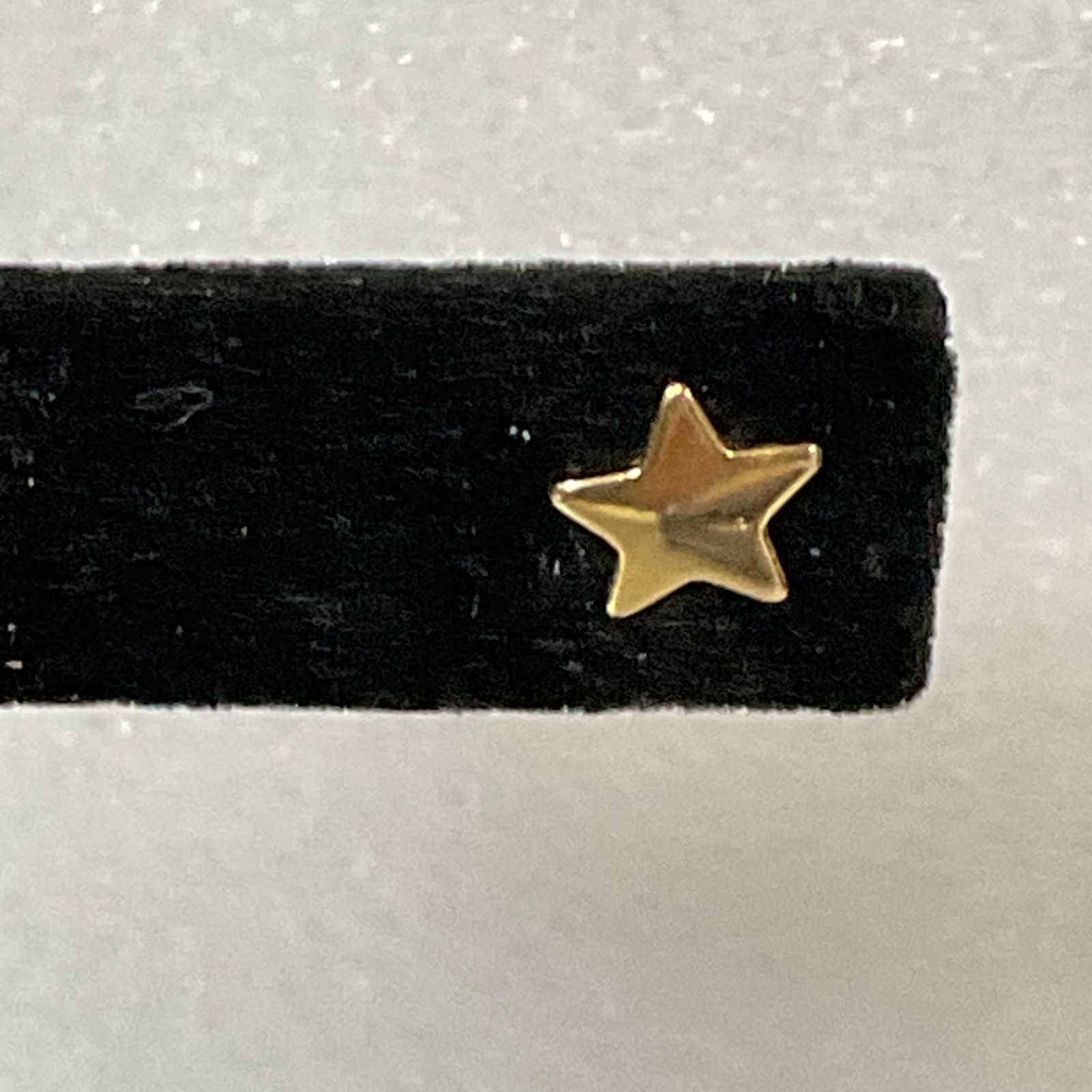 Vintage Gold Tone Star Stud Earrings 0.5in 0.49g Minimalist Jewelry - Image 5