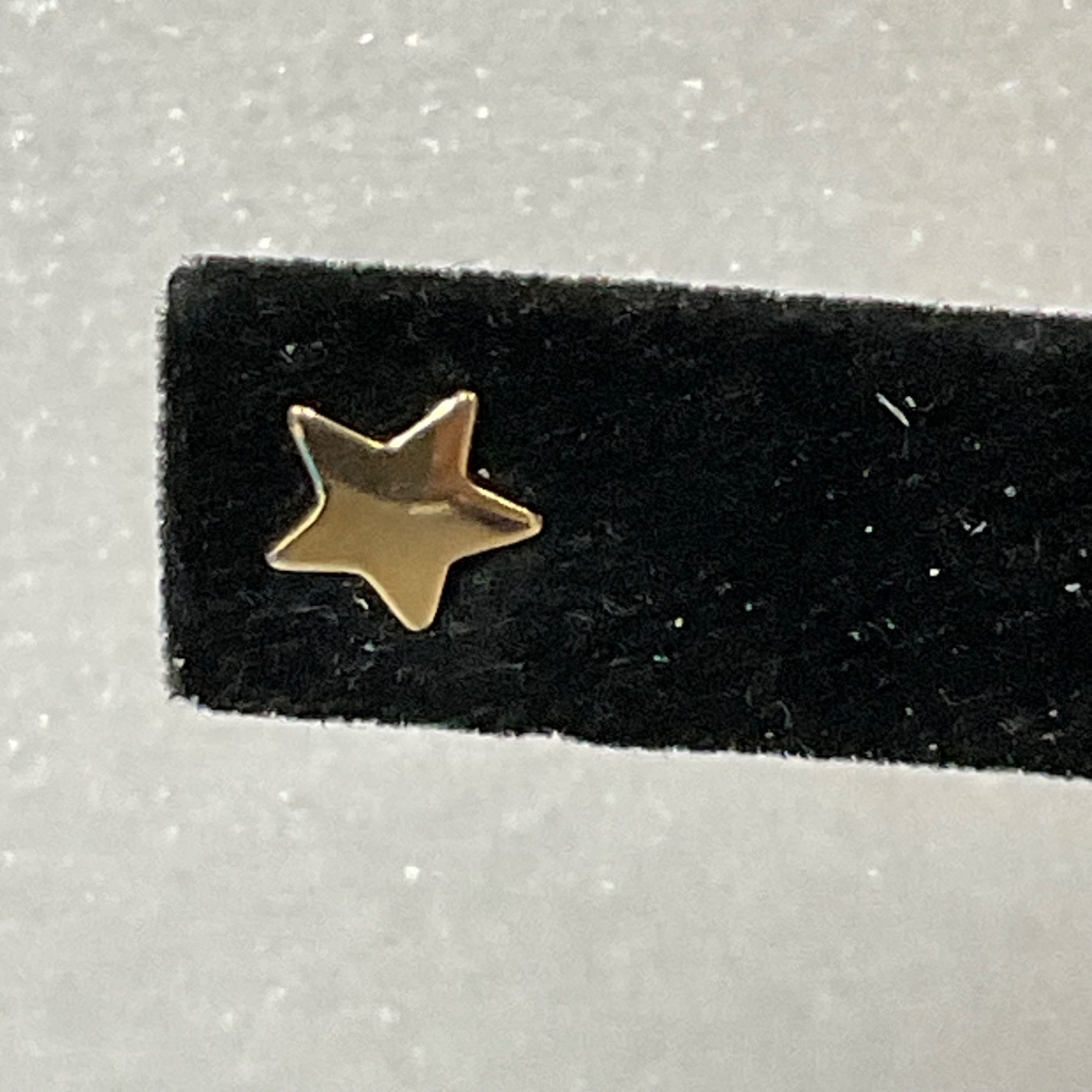 Vintage Gold Tone Star Stud Earrings 0.5in 0.49g Minimalist Jewelry - Image 4