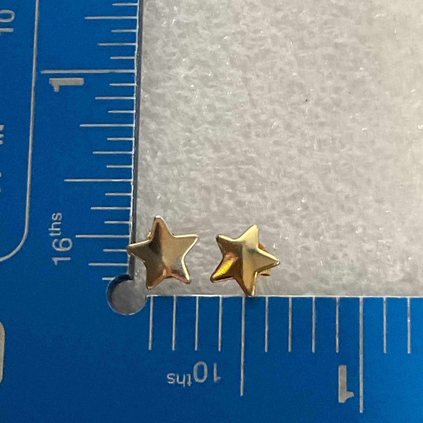 Vintage Gold Tone Star Stud Earrings 0.5in 0.49g Minimalist Jewelry - Image 11