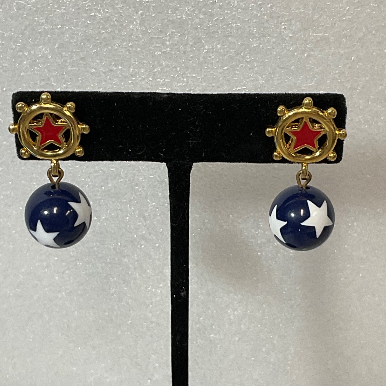 Vintage Avon Gold Tone Star Dangle Earrings Red White Blue Enamel 1in Patriotic - Image 1