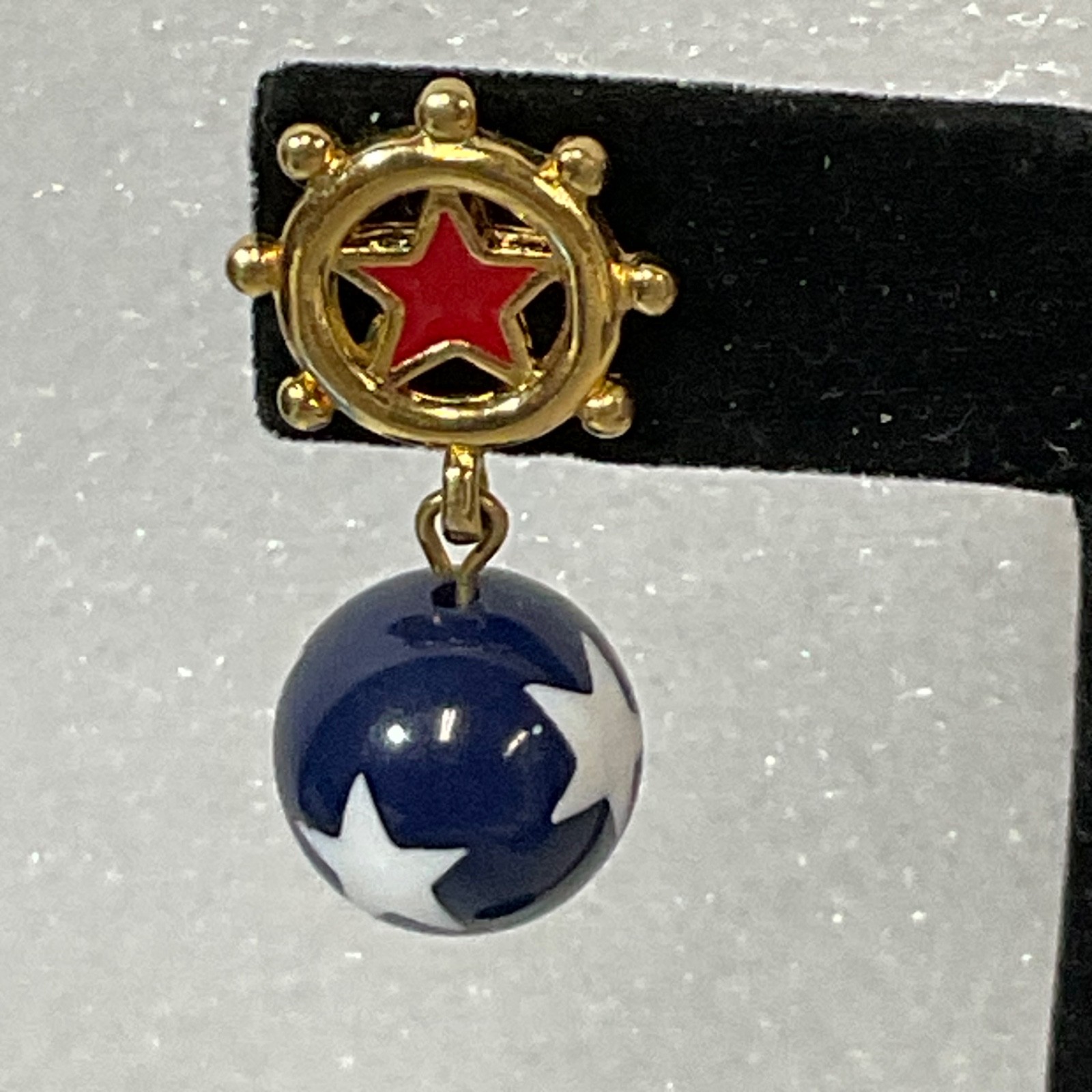 Vintage Avon Gold Tone Star Dangle Earrings Red White Blue Enamel 1in Patriotic - Image 2