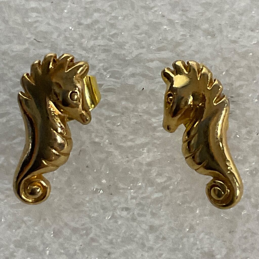 Vintage Gold Tone Seahorse Earrings 0.6in Stud Pierced Nautical Jewelry 1.4g - Image 1