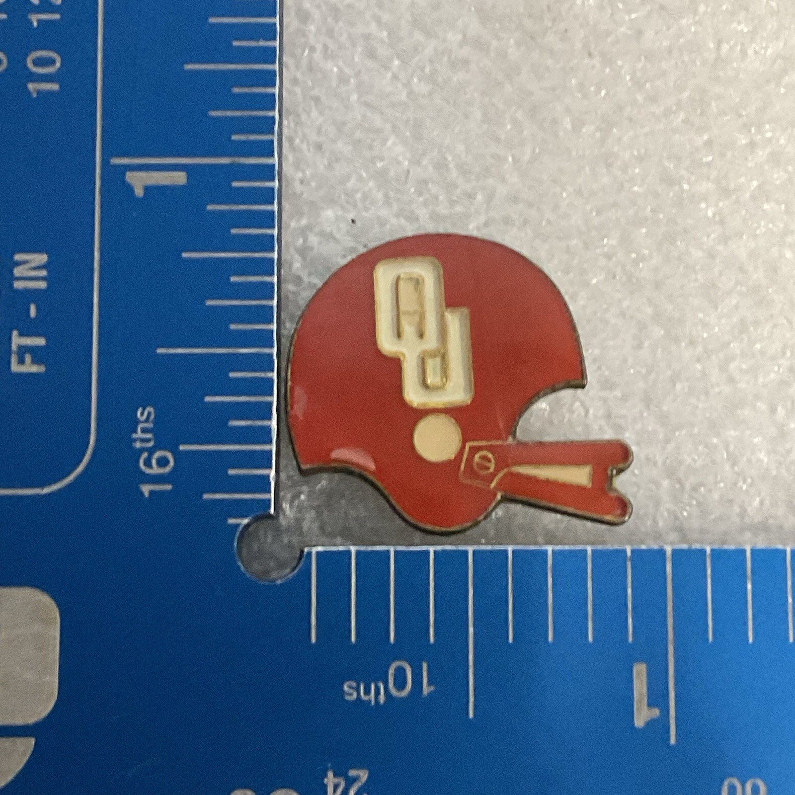 Oklahoma Sooners Football Helmet Pin Red Enamel NCAA OU College Memorabilia - Image 3