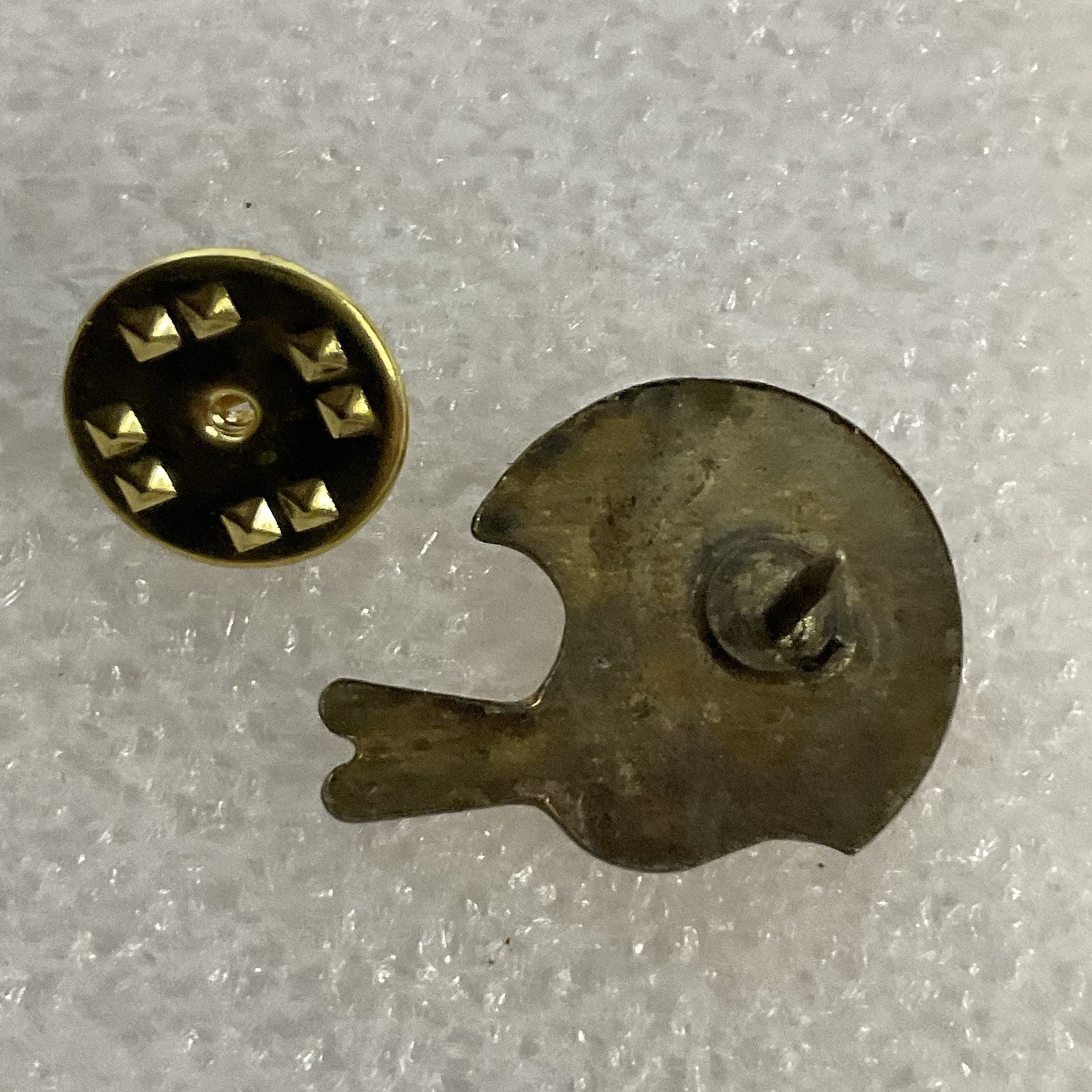 Vintage Indianapolis Colts NFL Helmet Lapel Pin Football Collectible Memorabilia - Image 5