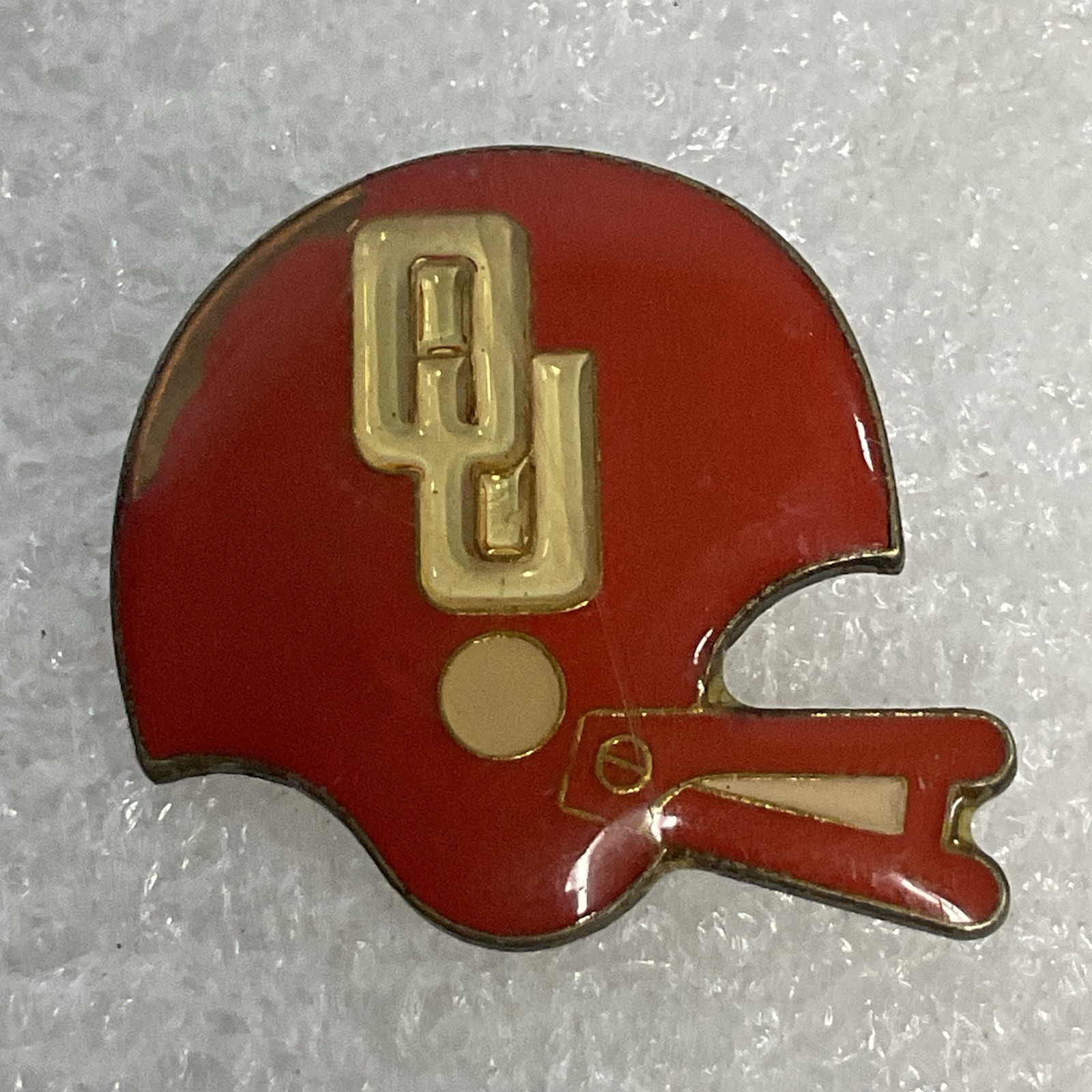 Vintage Oklahoma Sooners Football Helmet Enamel Pin NCAA Collectible - Image 1