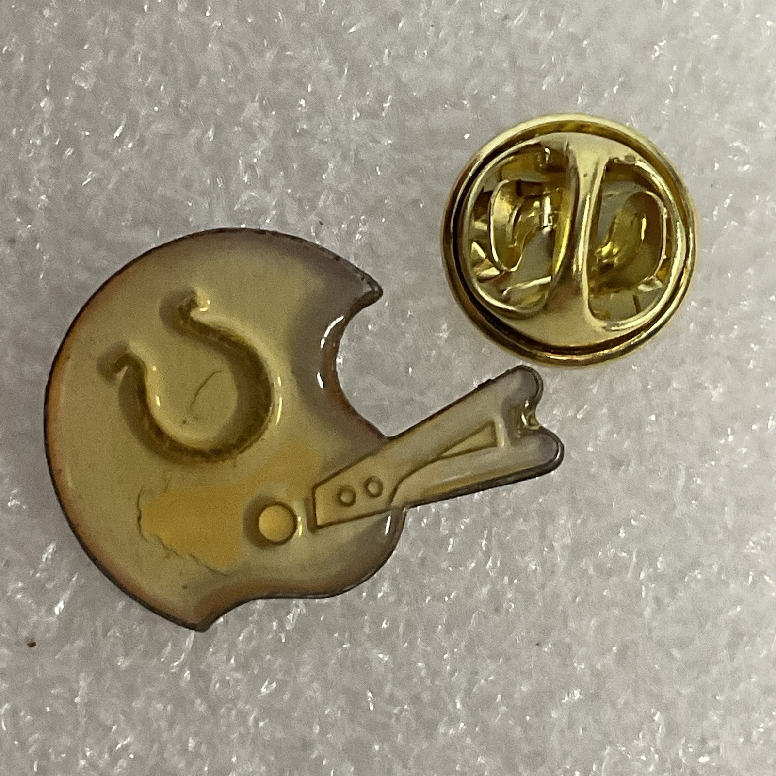 Indianapolis Colts Football Helmet Pin Badge NFL Memorabilia Collectible - Image 4