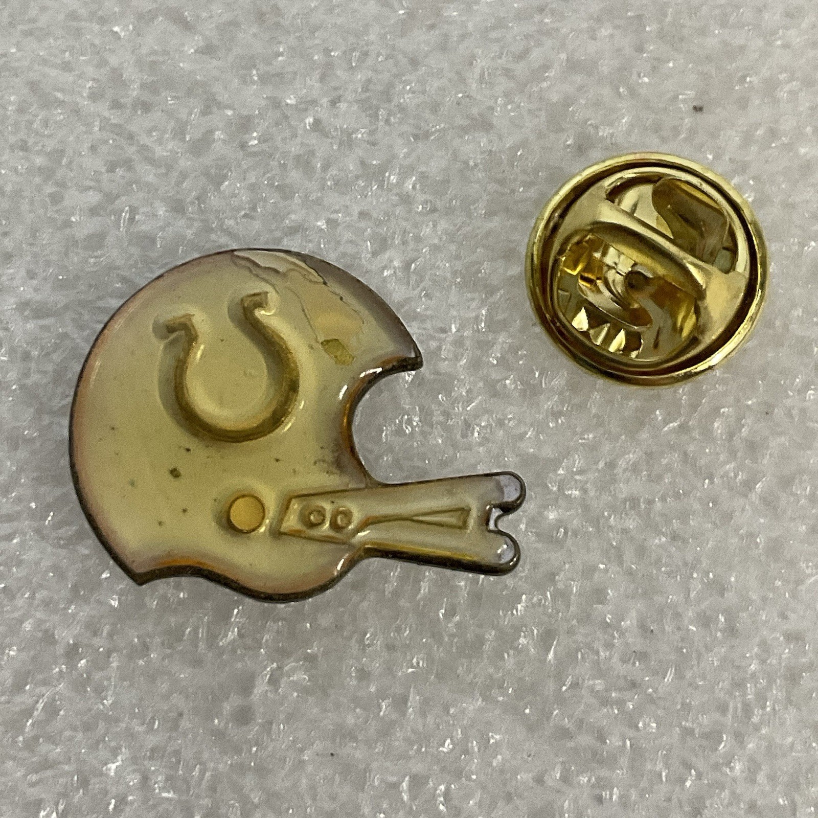 Vintage Indianapolis Colts NFL Helmet Lapel Pin Football Collectible Memorabilia - Image 4