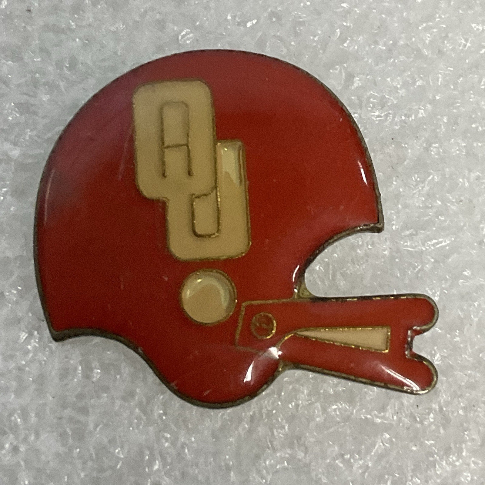 Vintage Oklahoma Sooners Enamel Football Helmet Pin NCAA College Sports Memorabi - Image 1