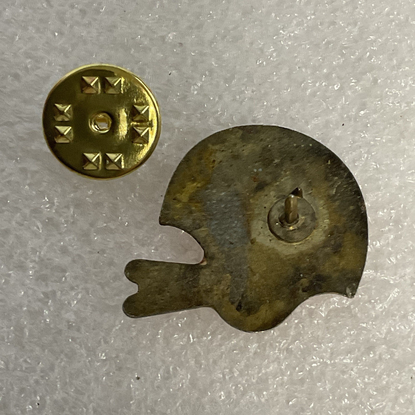Vintage Oklahoma Sooners Enamel Football Helmet Pin NCAA College Sports Memorabi - Image 5
