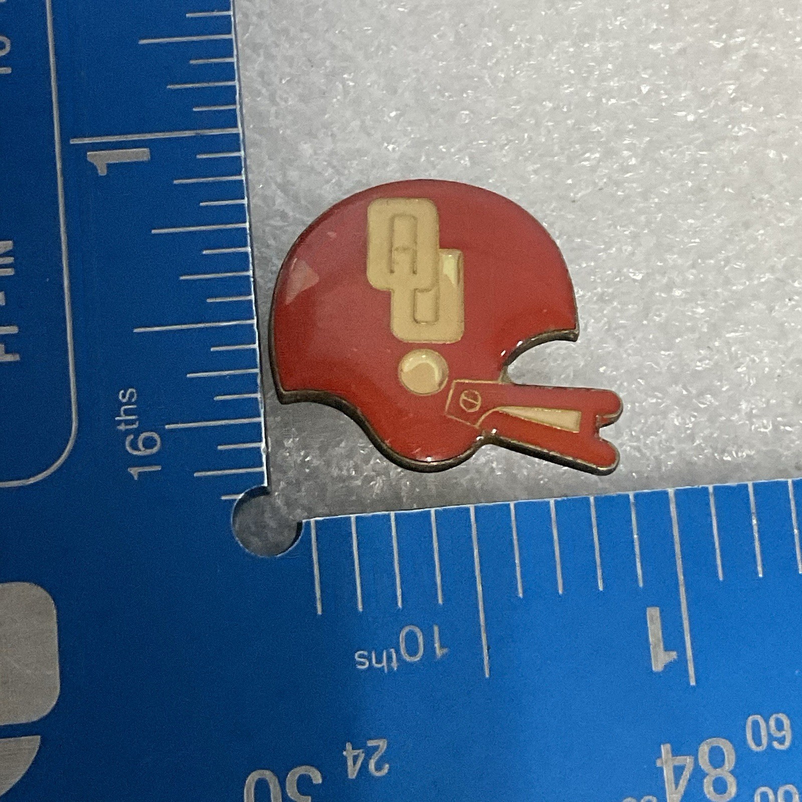 Vintage Oklahoma Sooners Enamel Football Helmet Pin NCAA College Sports Memorabi - Image 3