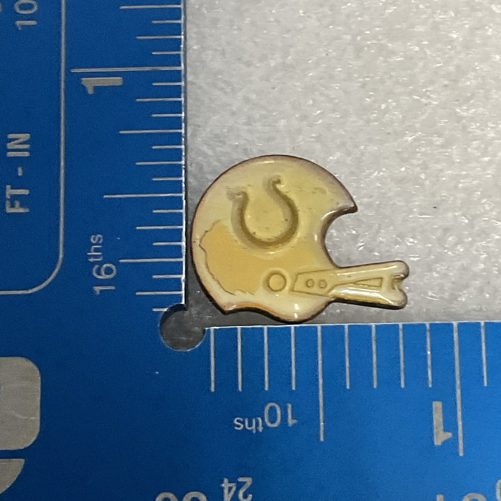 Indianapolis Colts NFL Helmet Lapel Vintage Pin Football Collectible Memorabilia - Image 3