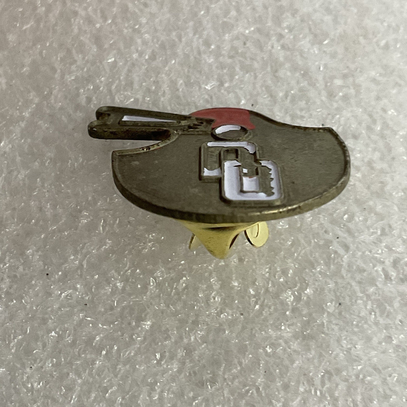 Vintage Oklahoma Sooners Football Helmet Pin NCAA Metal WORN Enamel Lapel Badge - Image 7