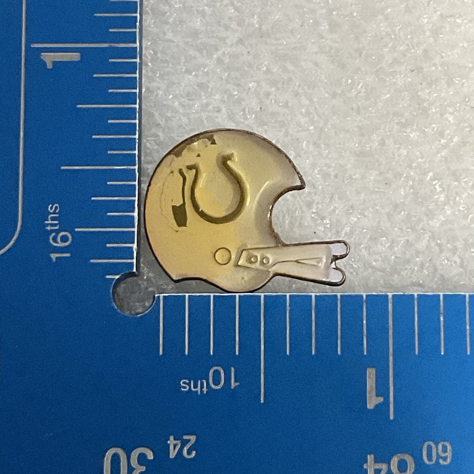 Indianapolis Colts NFL Helmet Lapel Pin Football Collectible Memorabilia - Image 3