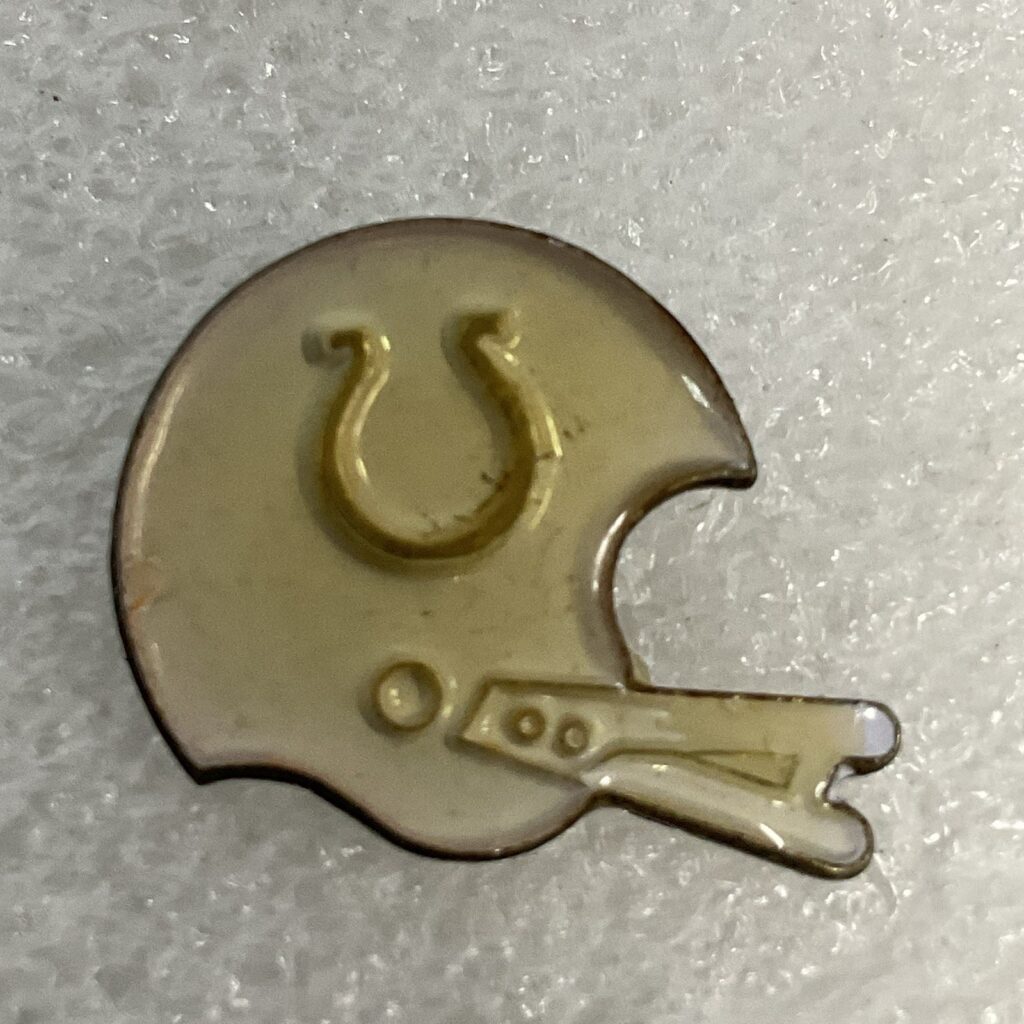 Oklahoma VTG Sooners Football Helmet Pin NCAA Metal Enamel Lapel Badge - Image 1