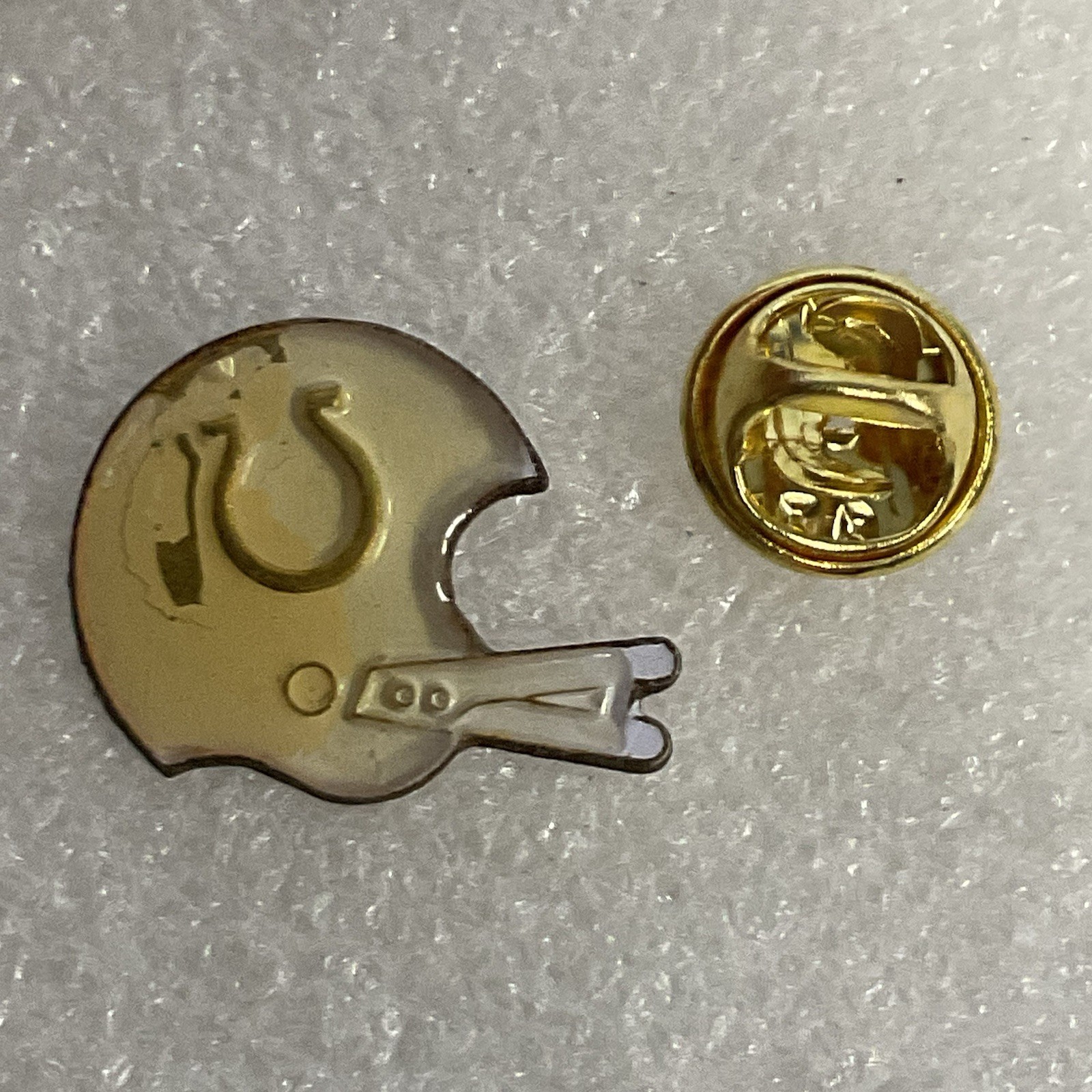 Indianapolis Colts NFL Helmet Lapel Pin Football Collectible Memorabilia - Image 4