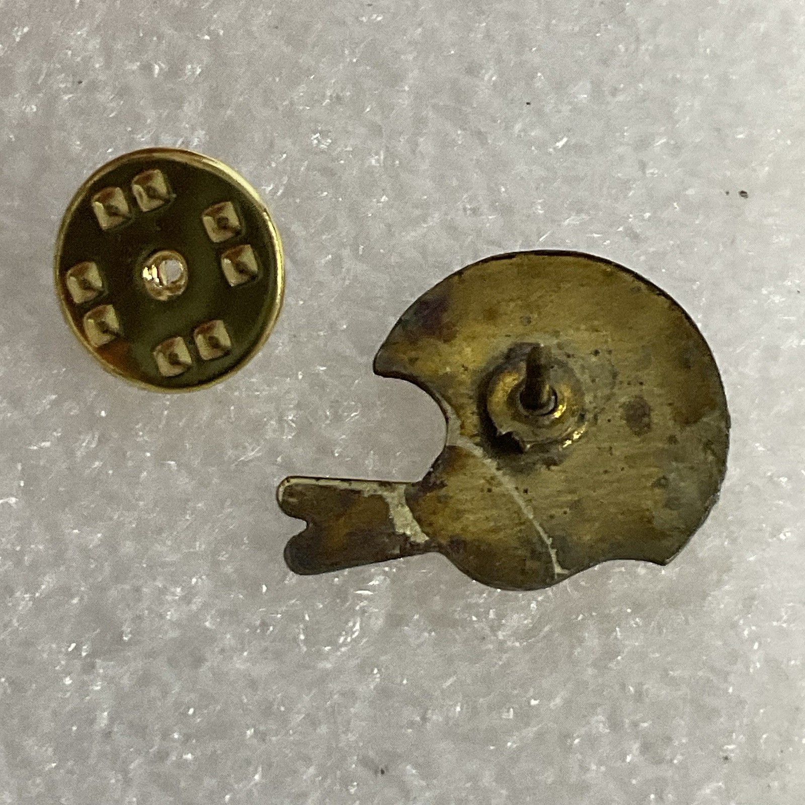 Indianapolis Colts NFL Helmet Lapel Pin Football Collectible Memorabilia - Image 5