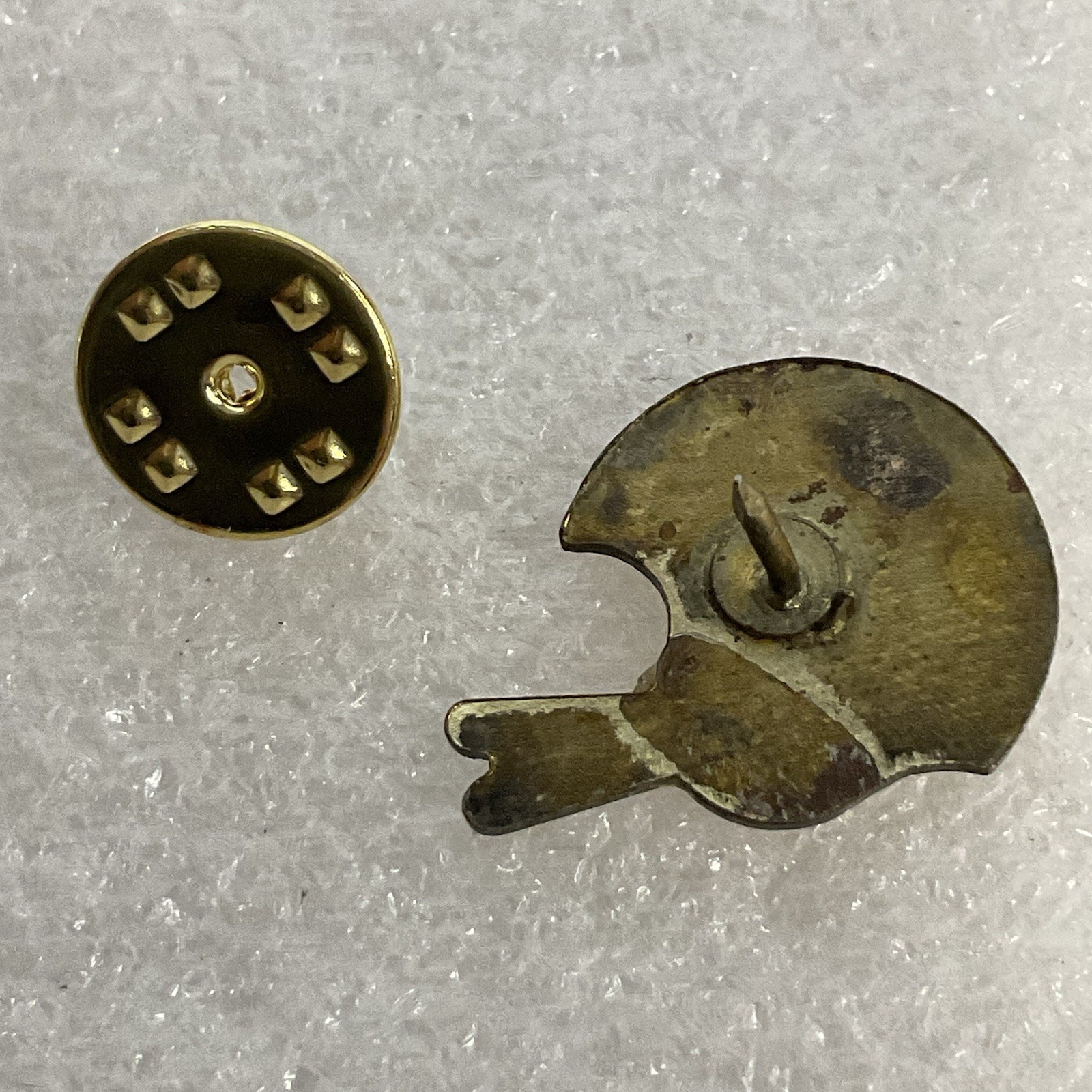 Oklahoma VTG Sooners Football Helmet Pin NCAA Metal Enamel Lapel Badge - Image 5