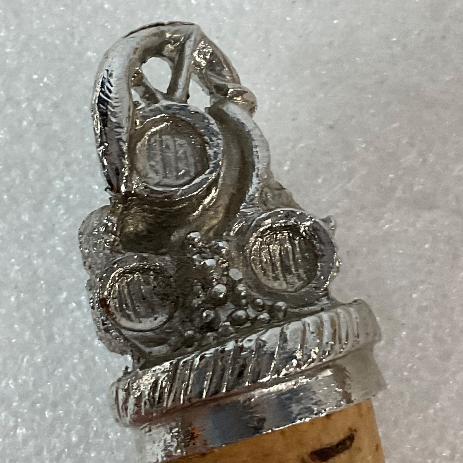 2 Metal Top Wine Bottle Cork Stoppers Grape Barrel Figural Barware - Image 11