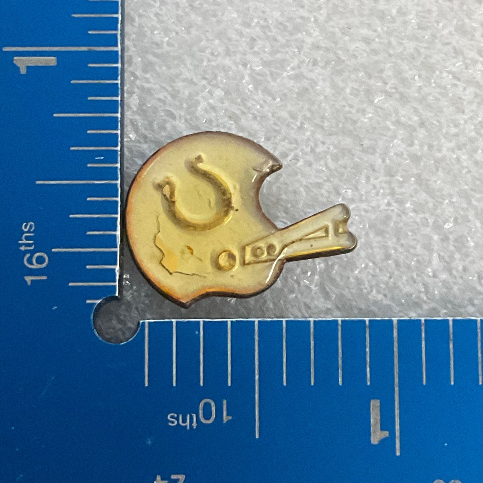 Indianapolis Colts NFL Helmet VTG Lapel Pin Football Collectible Memorabilia - Image 3