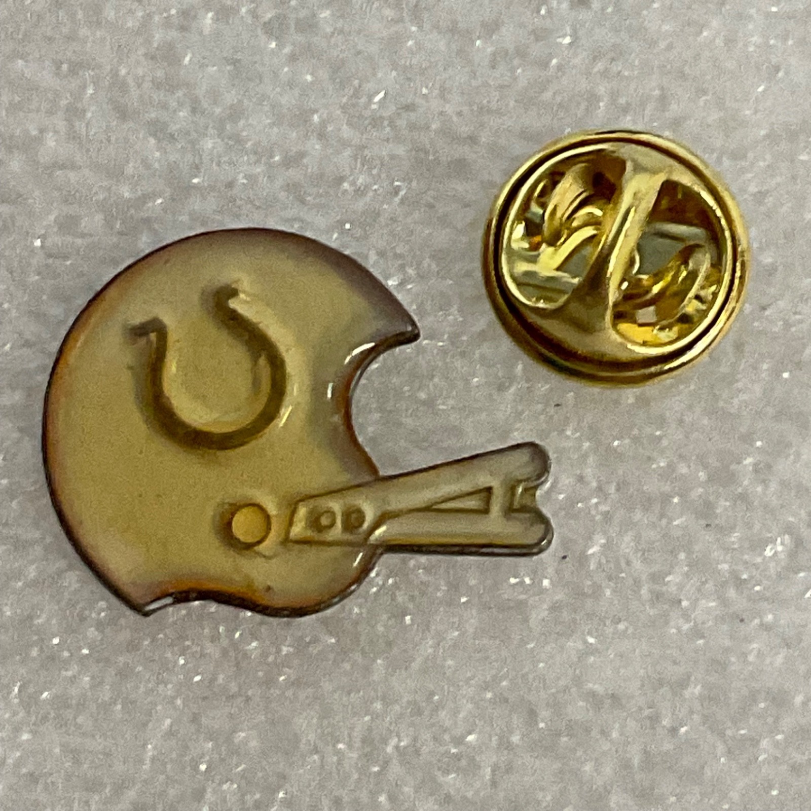 Indianapolis Colts NFL Helmet Lapel Pin Football VTG Collectible Memorabilia - Image 4