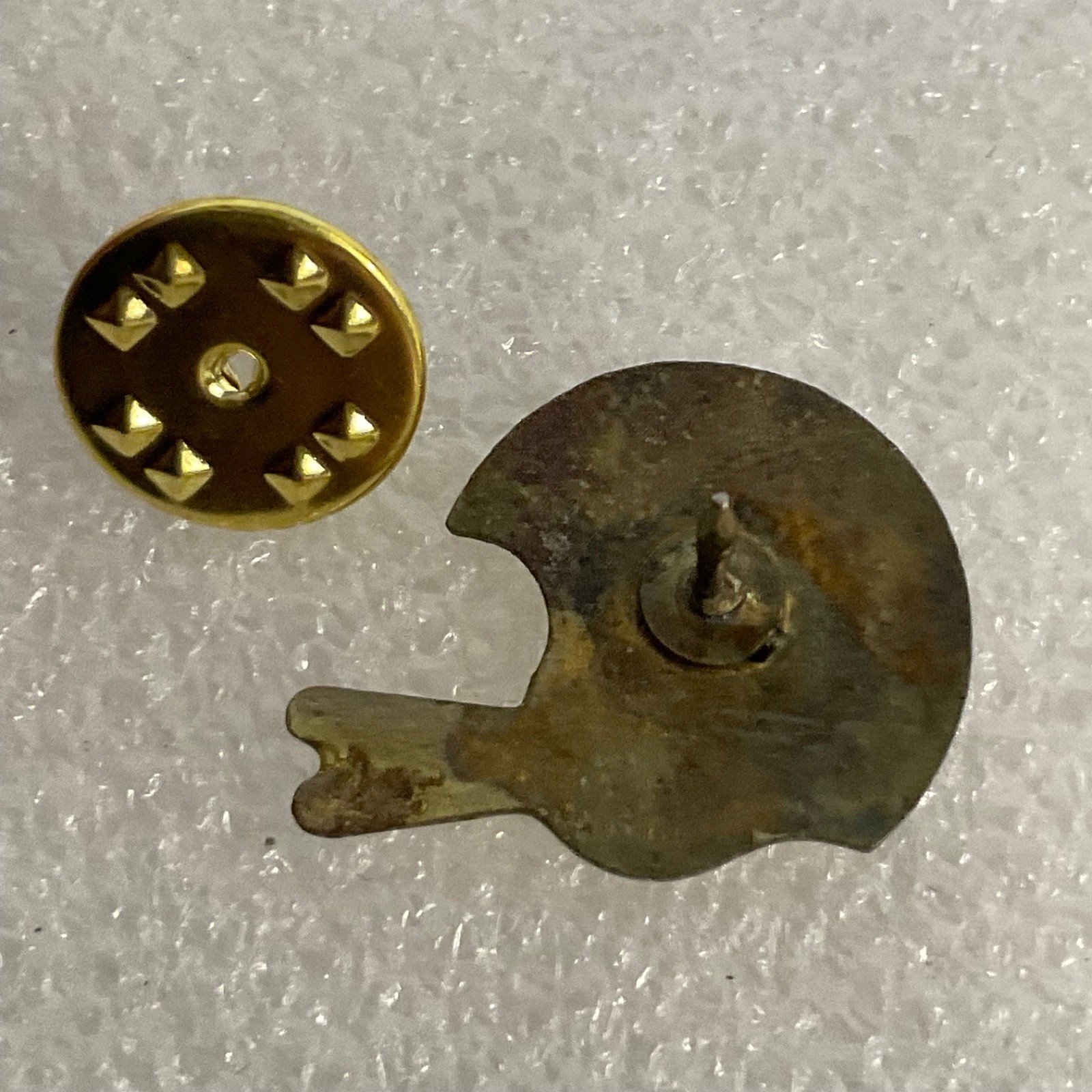 Indianapolis Colts VTG Football Helmet Pin Badge NFL Memorabilia Collectible - Image 5