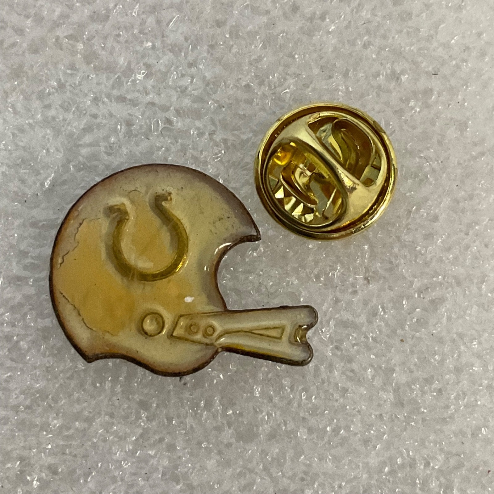 Indianapolis Colts NFL VTG Helmet Lapel Pin Football Collectible Memorabilia - Image 4