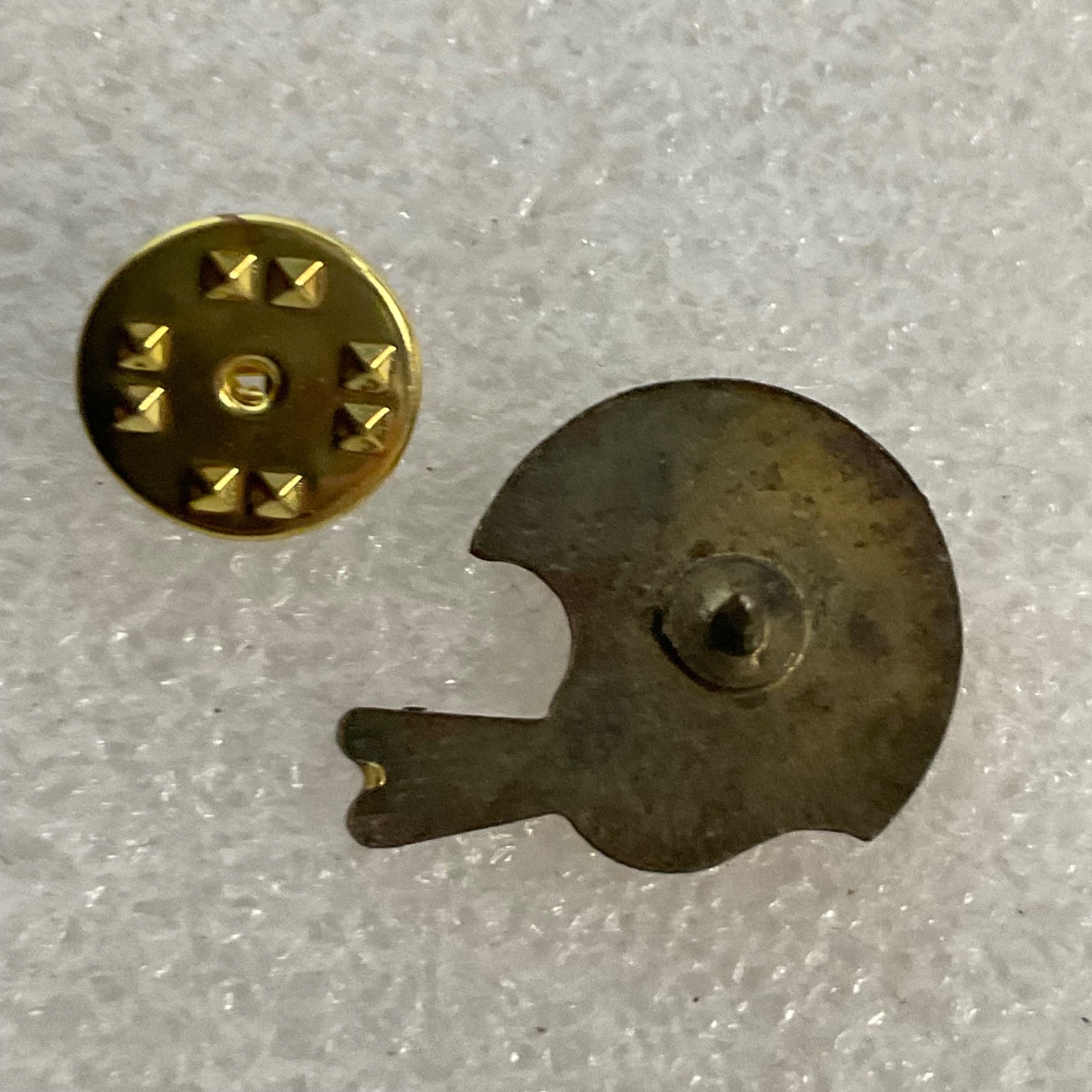 Indianapolis Colts NFL VTG Helmet Lapel Pin Football Collectible Memorabilia - Image 5