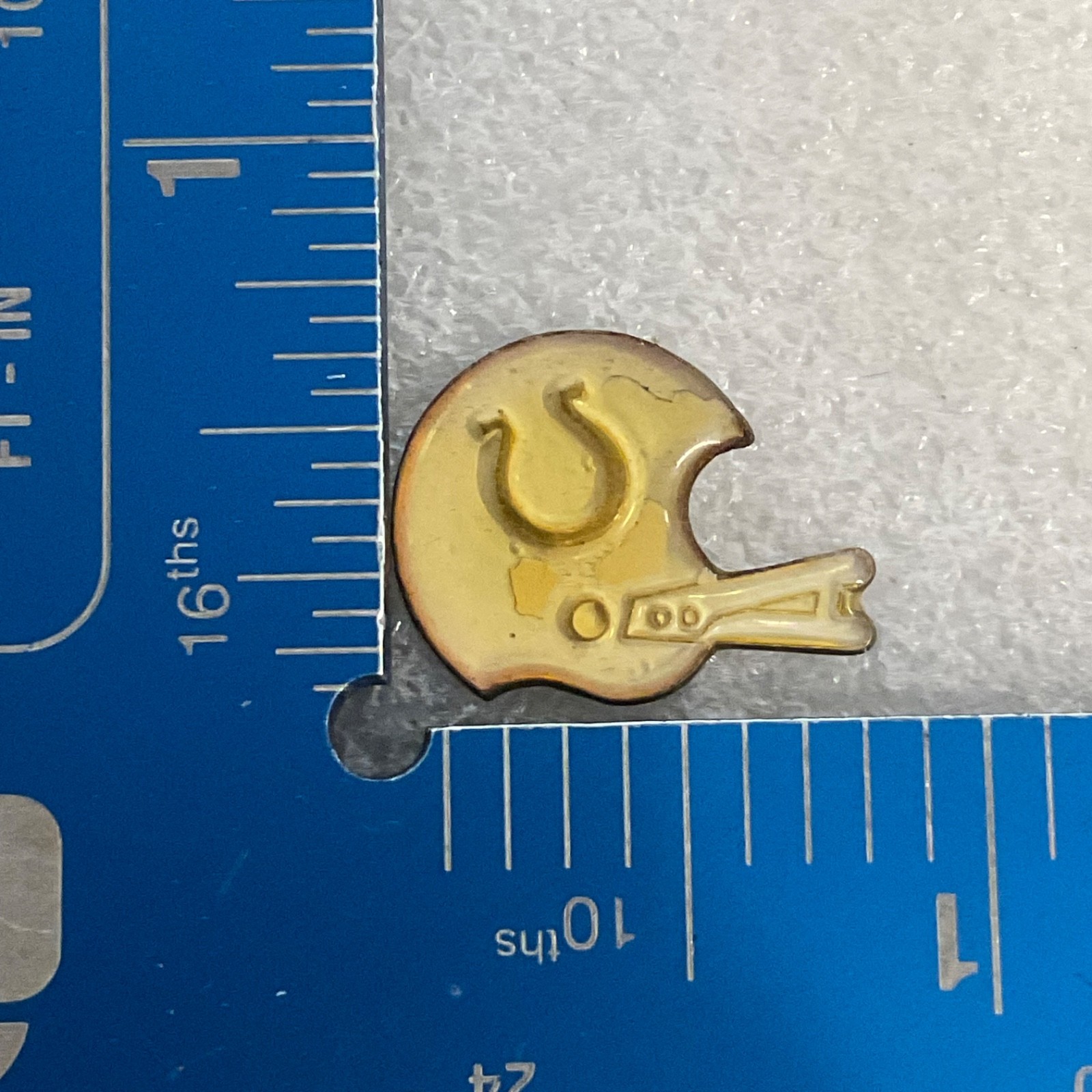 Indianapolis Colts VTG NFL Helmet Lapel Pin Football Collectible Memorabilia - Image 3
