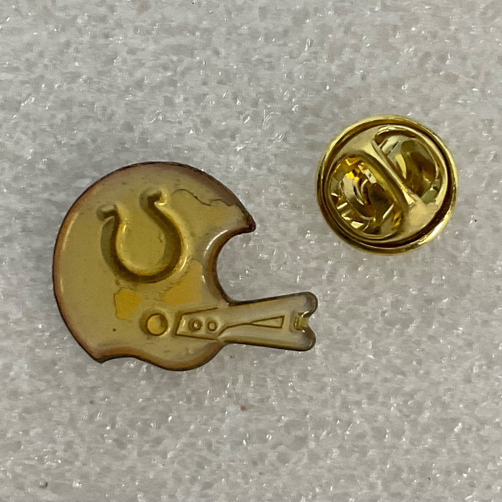 Indianapolis Colts VTG NFL Helmet Lapel Pin Football Collectible Memorabilia - Image 4