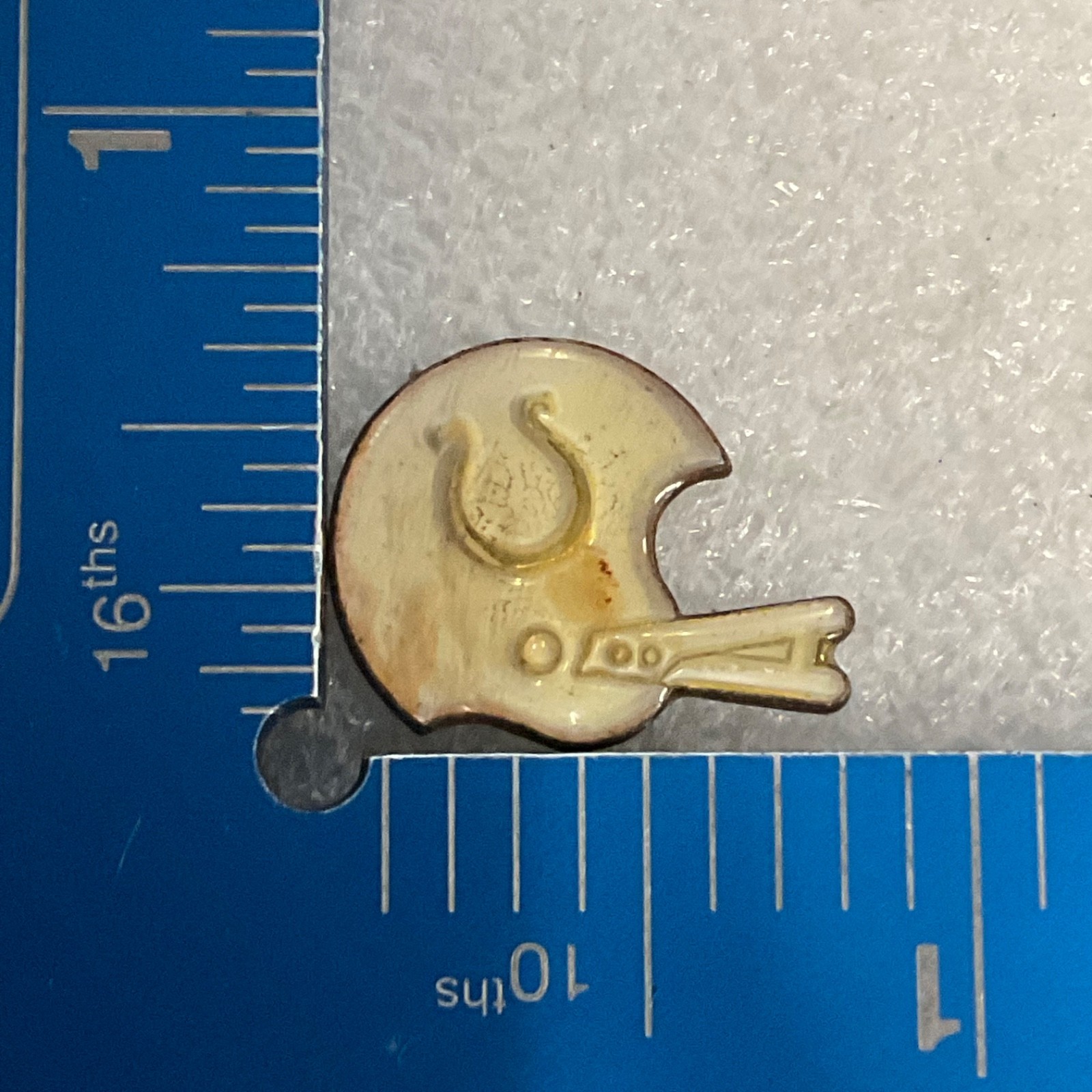 Indianapolis Colts NFL Helmet Lapel Pin Football Collectible VTG Memorabilia - Image 3