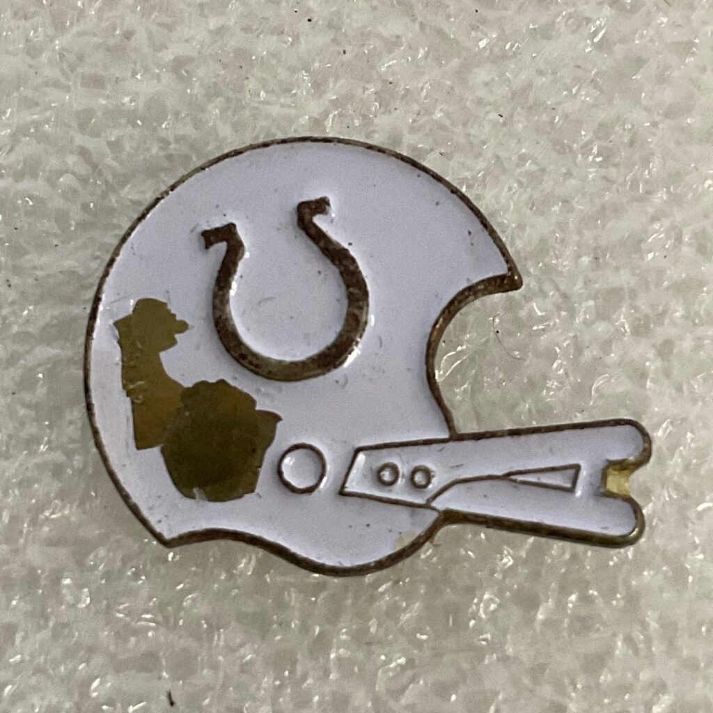 Indianapolis Colts Football VTG Helmet Pin Badge NFL Memorabilia Collectible - Image 1